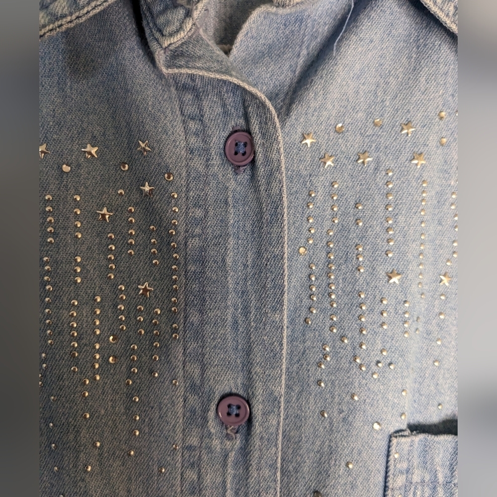 LAS OLAS denim look western/cowgirl button down shirt with rhinestones on front - Picture 11 of 14